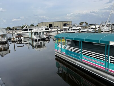 Downtown Floating Bungalow Historic Sanford Lake Monroe Marina