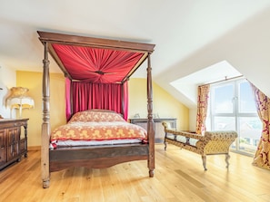 6 bedrooms, free WiFi, bed sheets