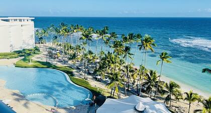 Ocean Front Vacation Rental Apartment 820