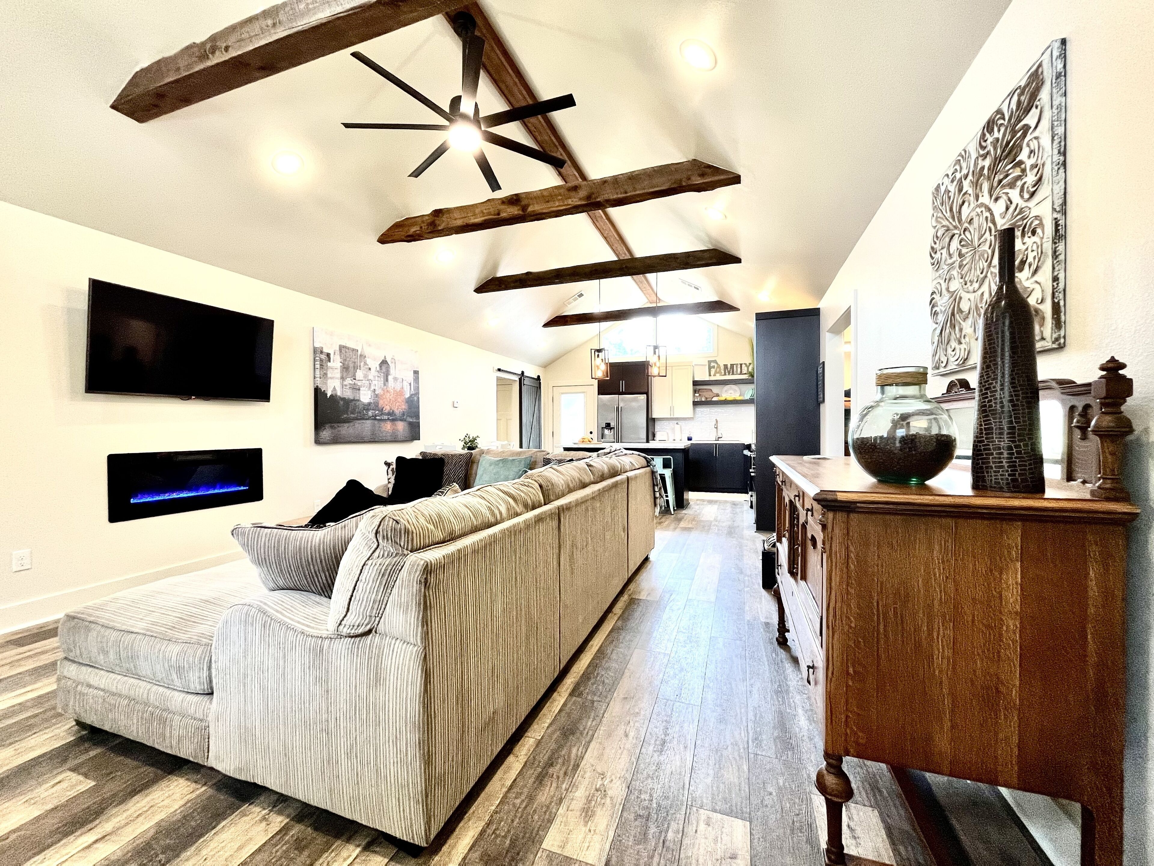 Télévision, cheminée