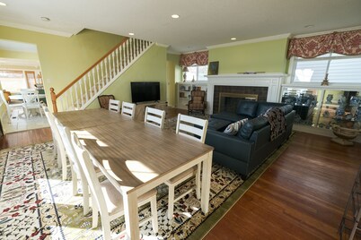 Beautiful 2 bed, 2 bath condo on St Clair River in Marysville, MI - U1
