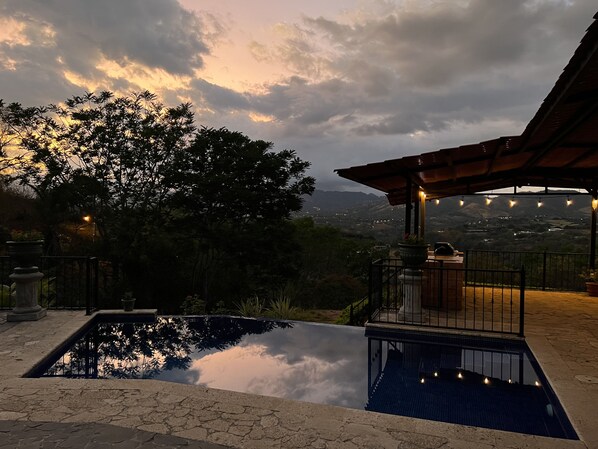 Piscina infinita
