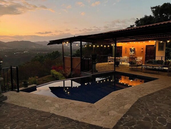 Infinity-Pool