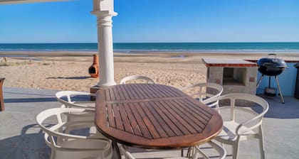 Casa Luna Azul a Beautiful Beachfront Home in Playa Encanto