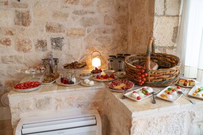 Free daily full breakfast