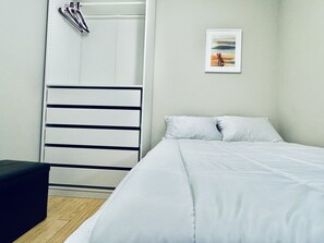 2 bedrooms, desk, iron/ironing board, free WiFi