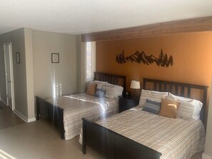 2 slaapkamers, een strijkplank/strijkijzer, wifi, beddengoed