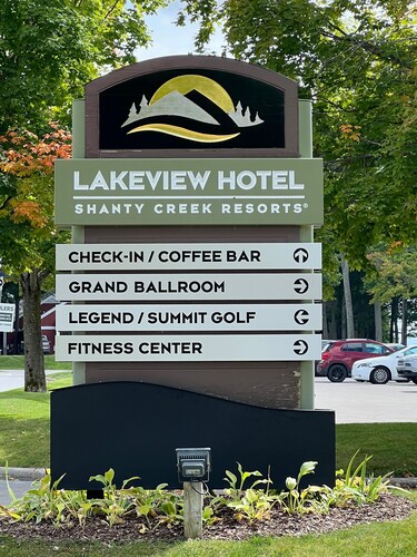 Pool Pass Included | Shuttle to Schuss | Sleeps 10