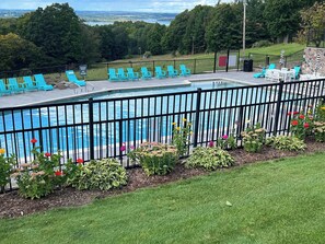 Indoor pool - Pool Pass Included | Shuttle to Schuss | Sleeps 10 (Bellaire)