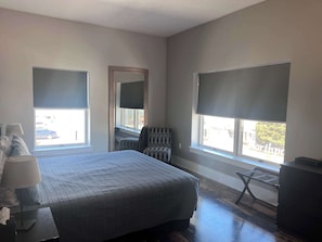 1 bedroom, iron/ironing board, travel cot, WiFi - Northport Inn Boutique Hotel Room 2 (Northport)