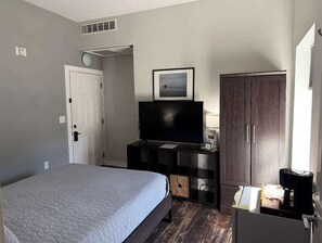 1 soverom, strykejern/-brett, reiseseng for barn og wi-fi