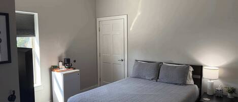 1 chambre, fer et planche à repasser, lit parapluie, Wi-Fi