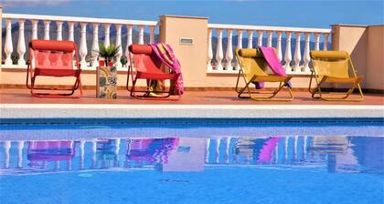Alamillo House, sea and mountain view, 700 meters from the beach.