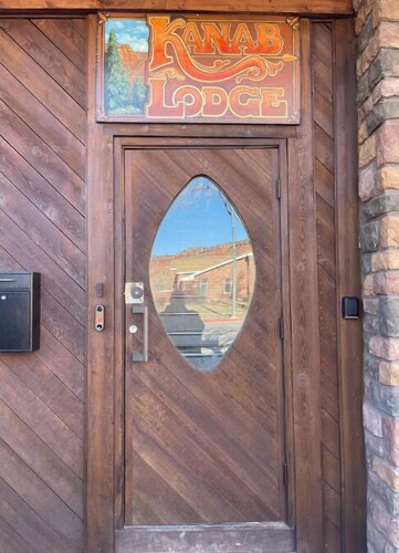Welcome To The New Kanab Lodge Suite 22