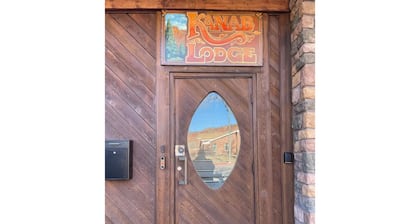 Welcome To The New Kanab Lodge Suite 22