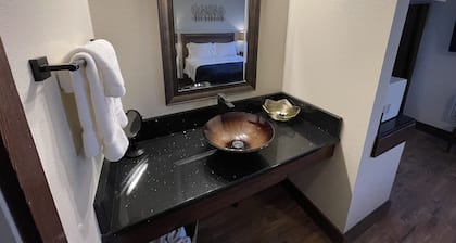 Welcome To The New Kanab Lodge Suite 22