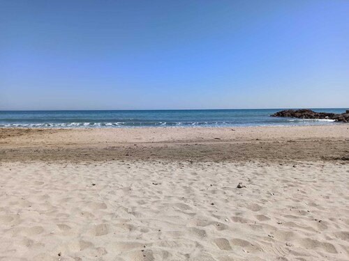 Beachfront apartment with pool, air conditioning and wifi