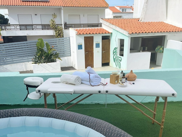 Massage mô sâu, massage tiền sản, massage thể thao