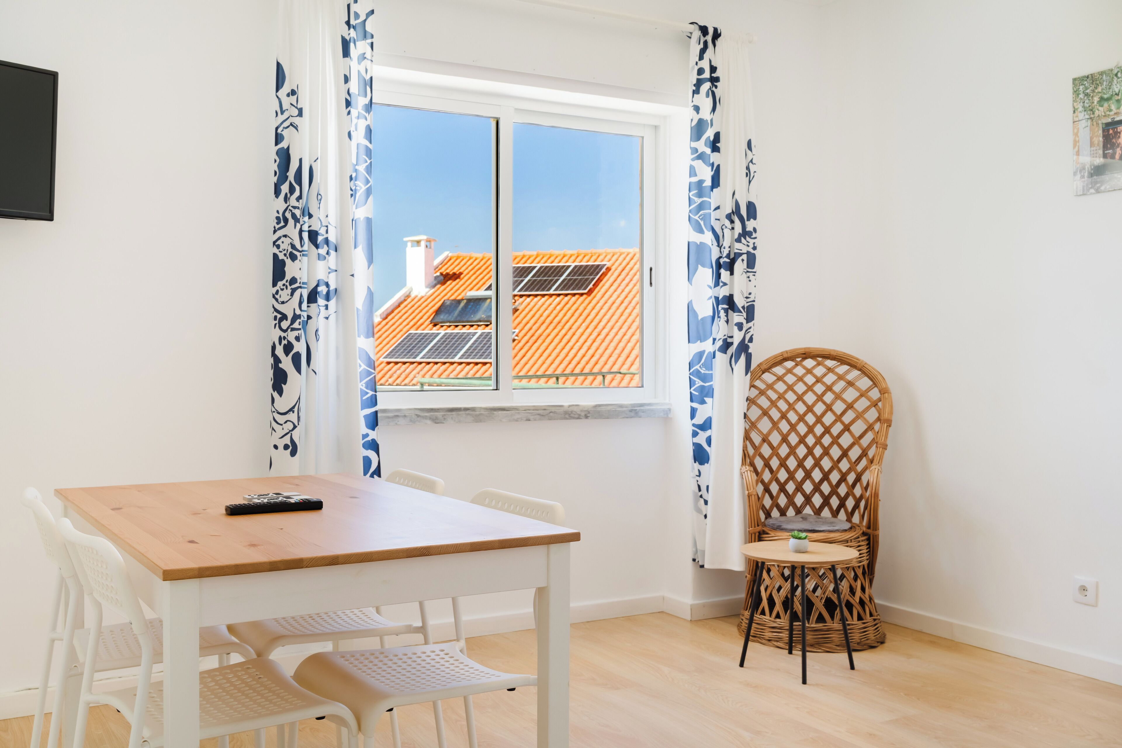 Family Quadruple Room, 1 Bedroom, Non Smoking, Private Bathroom | Living area | 15-cm flat-screen TV with cable channels, TV, Netflix