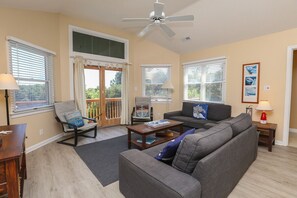 Een televisie, een dvd-speler en tafelvoetbal