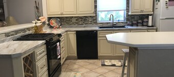 Beautiful waterfront bungalow. Great for family vacation or couples fishing week