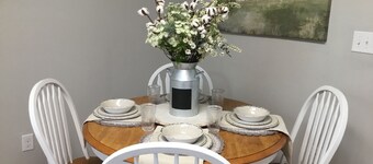 Adorable “Hudson Hideaway Cottage”