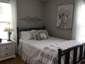 2 bedrooms, iron/ironing board, travel cot, free WiFi