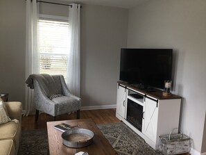 Smart TV, fireplace, DVD player