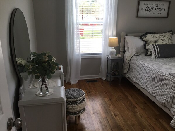2 chambres, fer et planche à repasser, lit parapluie, Wi-Fi gratuit