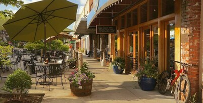 Main Street Studio with free parking