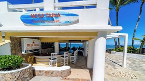 Bar (on property) - Closest Condo to Sand on Kite Beach | 2 Decks | Ocean Views (Cabarete)