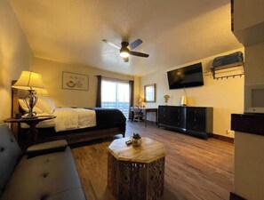 1 habitación, escritorio, wifi gratis y ropa de cama 
