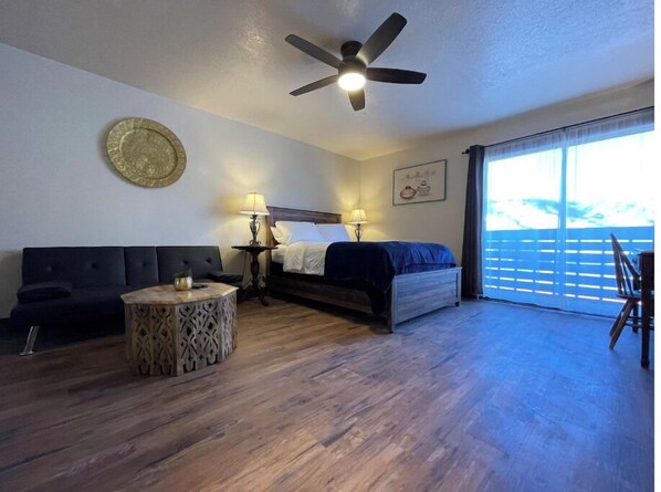 1 bedroom, desk, free WiFi, bed sheets