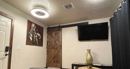 Welcome to The New Kanab Lodge Suite 24