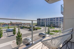 Property grounds - Luxury 1-bedroom apartment at coast's sportiest park (Middelkerke)