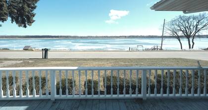 Getaway with river views - 3 bed, 2.5 bath condo on the St. Clair River, U4