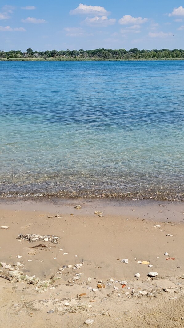 Beach nearby - Getaway with river views - 3 bed, 2.5 bath condo on the St. Clair River, U4
(Marysville)