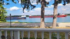 Property grounds - Getaway with river views - 3 bed, 2.5 bath condo on the St. Clair River, U4
(Marysville)