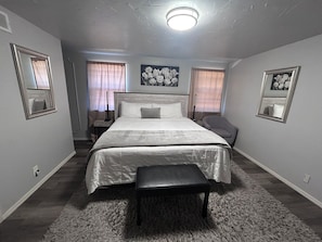 4 bedrooms, desk, iron/ironing board, travel cot
