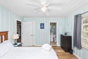 4 camere, una scrivania, ferro/asse da stiro, Wi-Fi gratuito