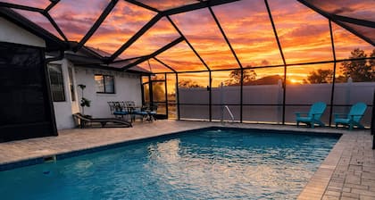 Large Pool • Clean & Comfortable • Fast WIFI • KING Beds!