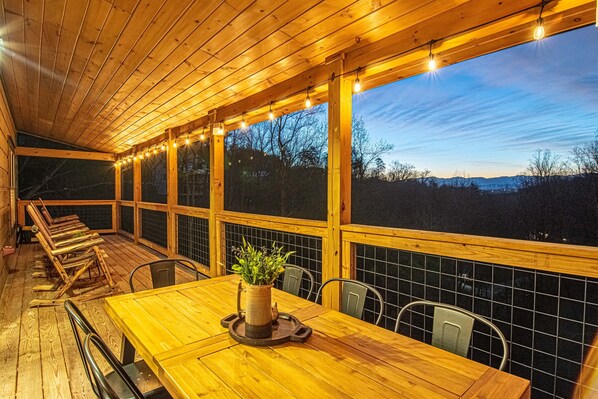 Outdoor dining