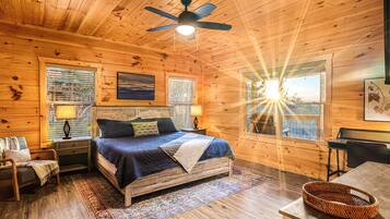 5 quartos, escrivaninha, ferros/tábuas de passar roupa, berço de viagem