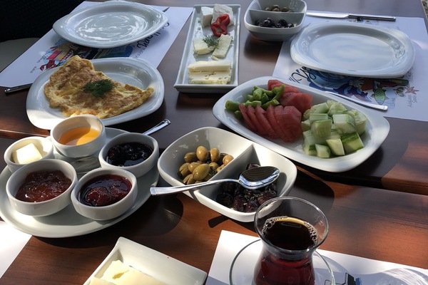 Free daily local cuisine breakfast