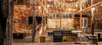Romantic Tiny House w Sauna, Outdoor Tub in Goat Farm