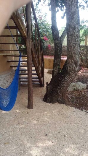 Exterior detail - La Casa Redonda Tulum - Coba (Francisco Uh May)