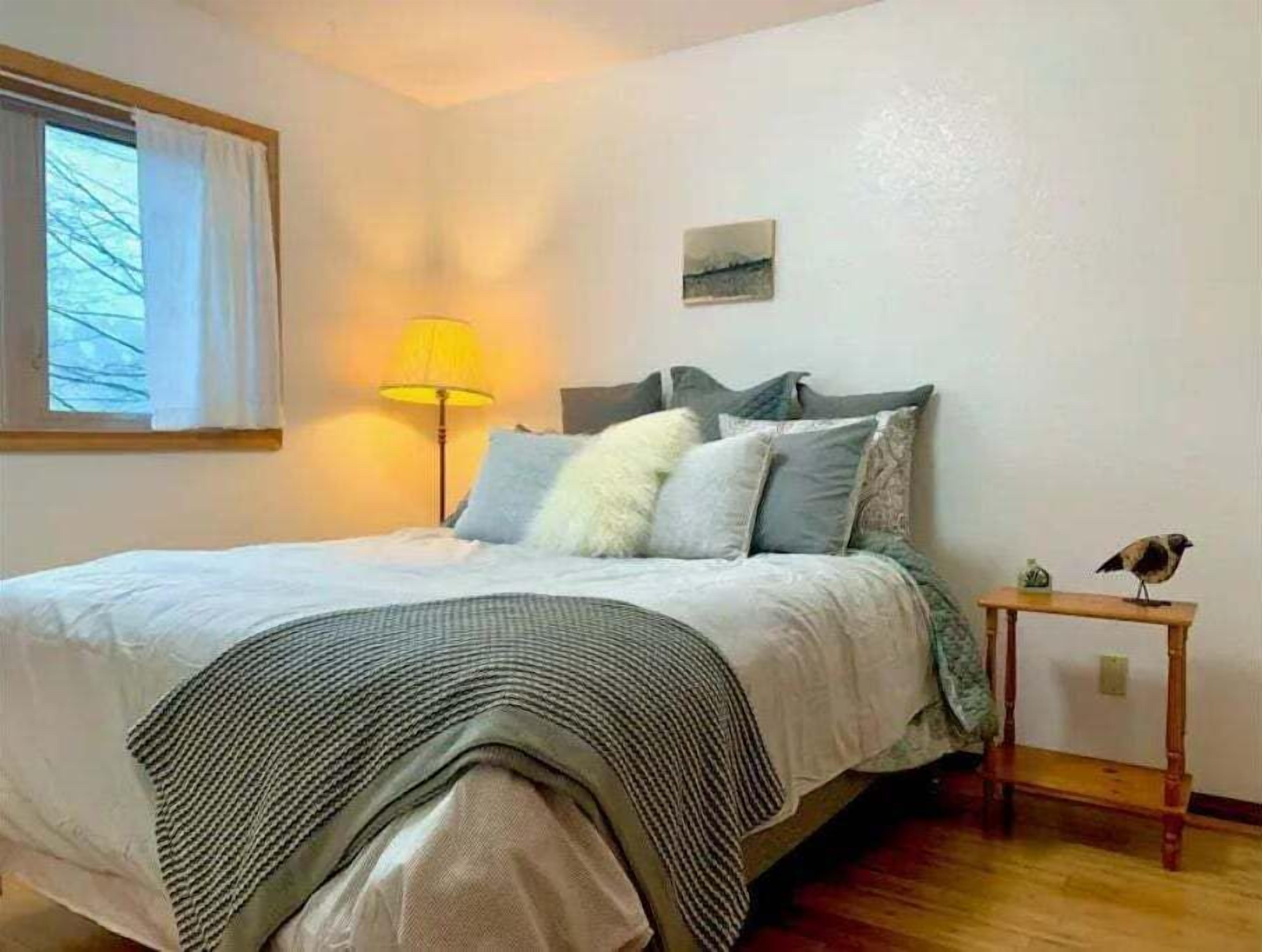 1 chambre, fer et planche à repasser, Wi-Fi gratuit, draps fournis