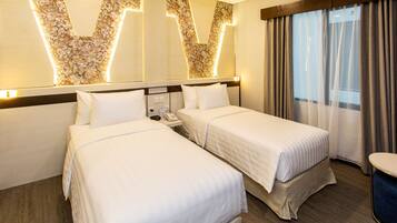 1 bedroom, hypo-allergenic bedding, in-room safe, desk