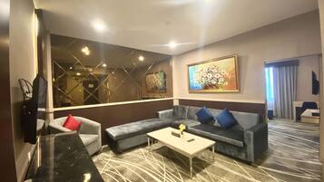 Junior Suite, 1 Queen Bed, Non Smoking (Living Room)