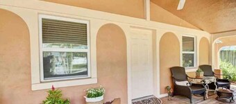 Tropical Oasis Getaway in Historic Manatee Pocket